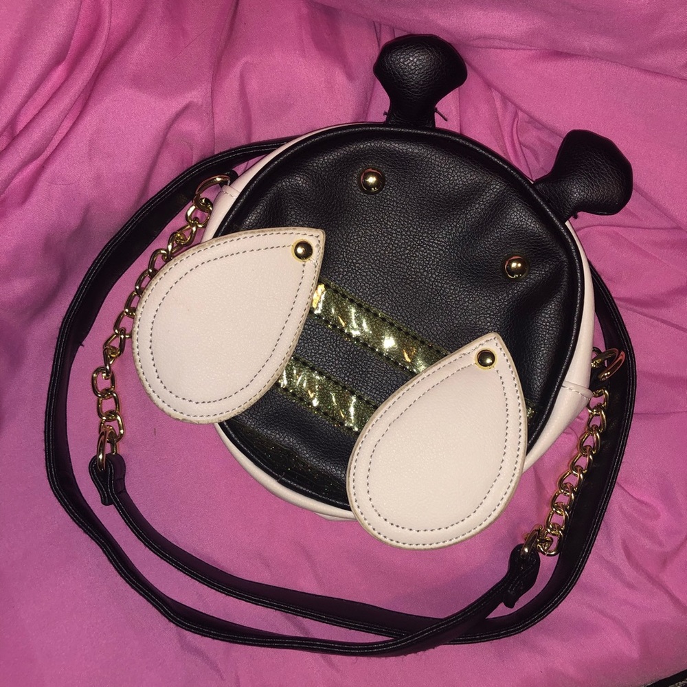 Betsey Johnson BEE Bag 🐝